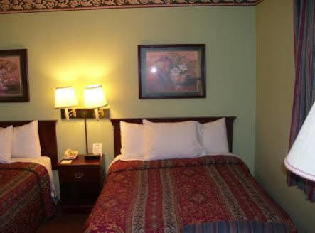 Regency Inn Fayetteville Εξωτερικό φωτογραφία